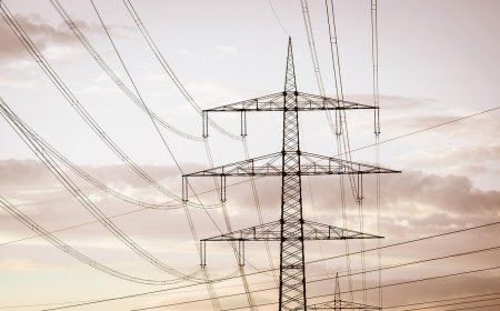 హైదరాబాద్‌లో కరెంటు రికార్డు.. వేడికి తట్టుకోలేక ఏసీలు, ఫ్యాన్ల వాడకం మామూలుగా లేదుగా!