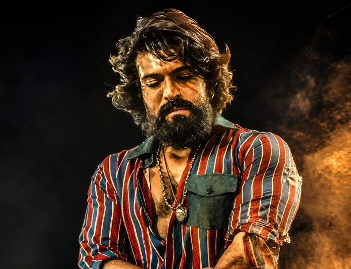 సీఎం గా రామ్ చరణ్.. పొలిటికల్ ఎంట్రీ ...  మెగాస్టార్ రామ్ చరణ్ కీలక వ్యాఖ్యలు!