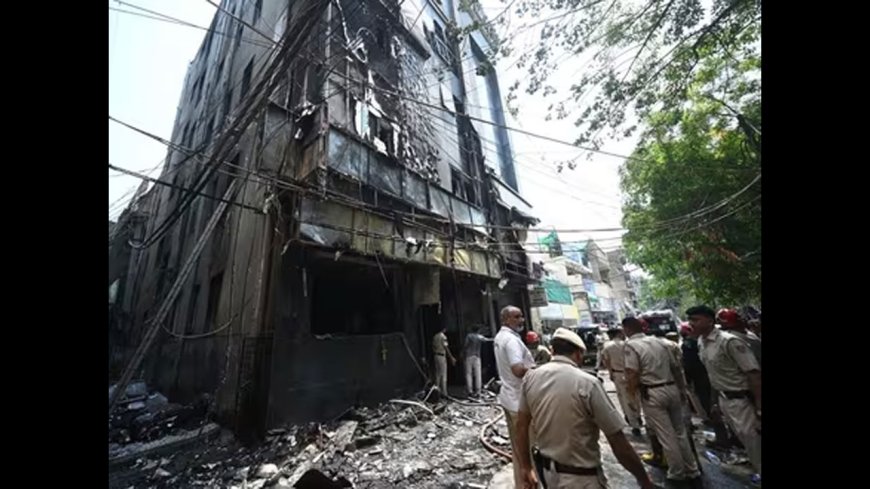 ఢిల్లీలో ఘోర అగ్నిప్రమాదం: ‘లెమన్ గ్రీన్’ రెస్టారెంట్‌లో చెలరేగిన మంటలు.. 20 మంది మృతి!